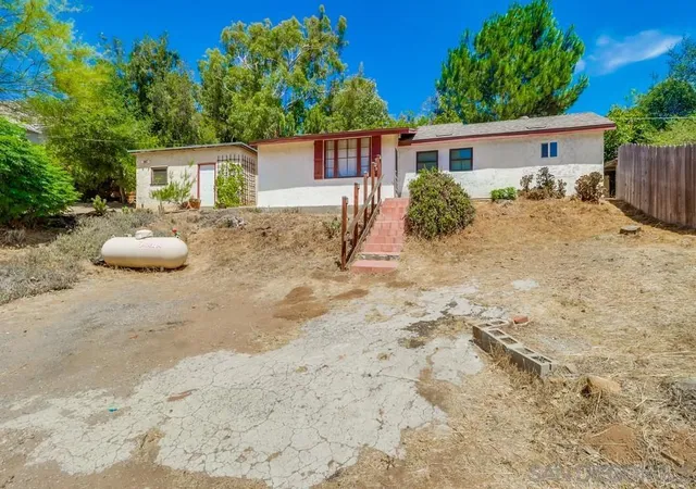 3rd image of 209 Frances Dr, El Cajon, CA 92019 | MLS# 260012103SD