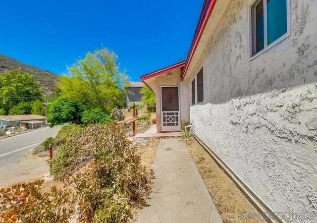 4th image of 209 Frances Dr, El Cajon, CA 92019 | MLS# 260012103SD