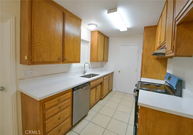 Photo 2 of Sale Pending at 815 Coral Ave, Hemet, CA 92543 | MLS# SW26109028 | Listing updated on 2026-09-22