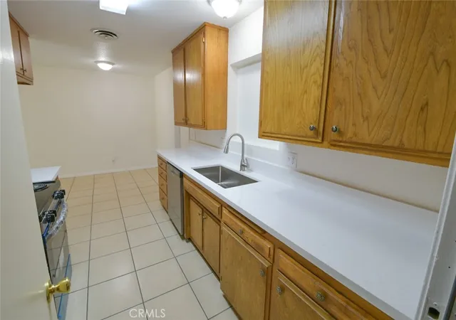 Photo 3 of Sale Pending at 815 Coral Ave, Hemet, CA 92543 | MLS# SW26109028 | Listing updated on 2026-09-22