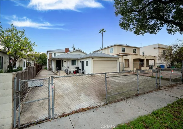 Photo 2 of Single family home for sale at 833 W 41st Drive, Los Angeles, CA 90037 | MLS# SB26108815 | Listing updated on 2026-09-15