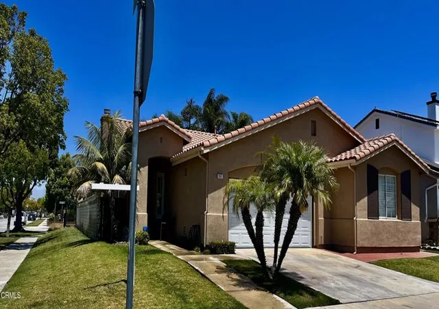 1st image of 1007 Mika Wy, Oxnard, CA 93030 | MLS# V1-36504
