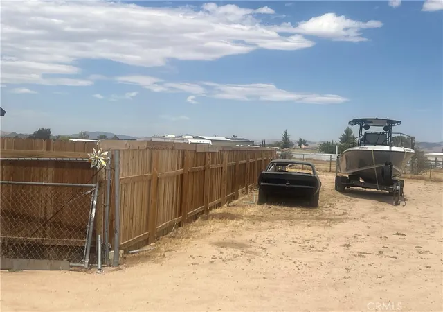 3rd image of 16124 Mesa, Hesperia, CA 92345 | MLS# DW26109029