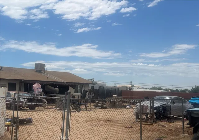 8th image of 16124 Mesa, Hesperia, CA 92345 | MLS# DW26109029