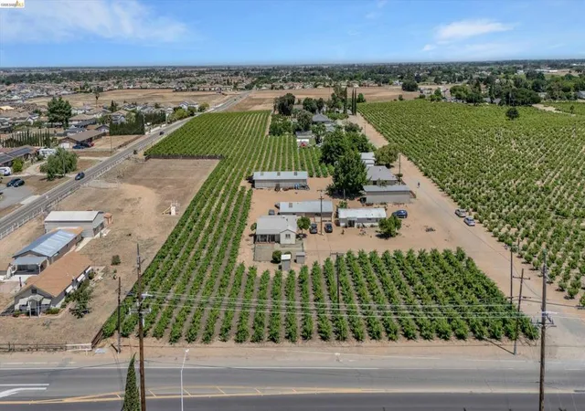 38th image of 2080 Ohara Ave, Oakley, CA 94561 | MLS# 41135293