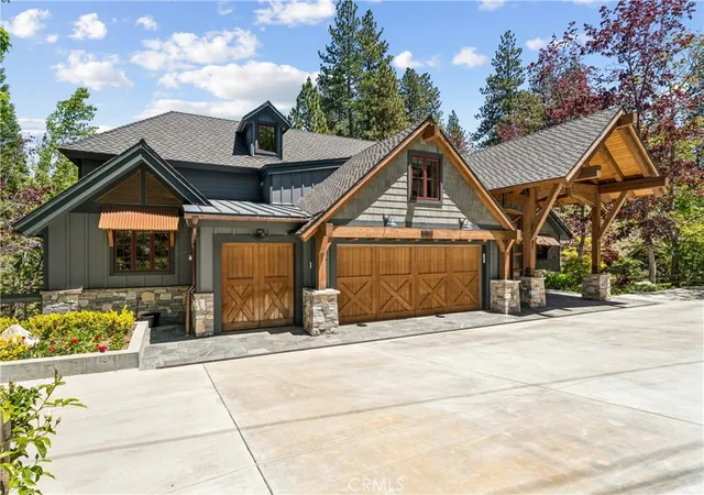 Homes for sale in Lake Arrowhead, CA | 27720 Hamiltair Dr, Lake Arrowhead, CA 92352 | MLS# IG26103309