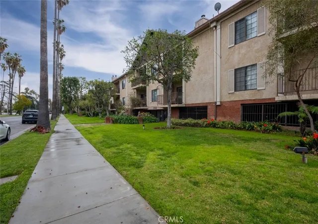 Homes for sale in Van Nuys, CA | 17522 Sherman Wy #202, Van Nuys, CA 91406 | MLS# GD26108756