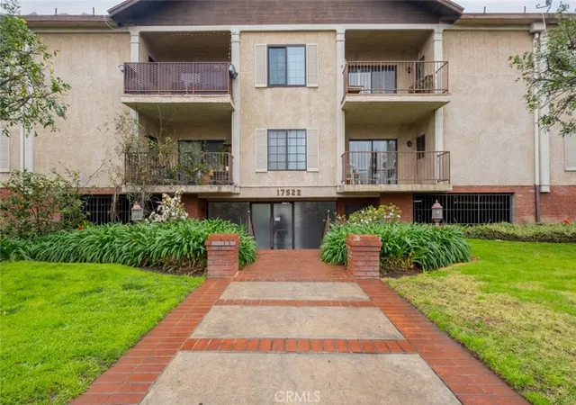 Homes for sale in Van Nuys, CA | 17522 Sherman Wy #202, Van Nuys, CA 91406 | MLS# GD26108756