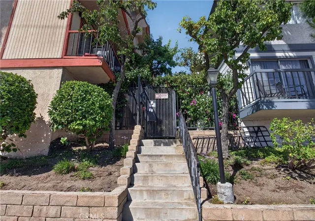 Homes for sale in Sylmar, CA | 14287 Foothill Boulevard, Sylmar, CA 91342 | Houzeo
