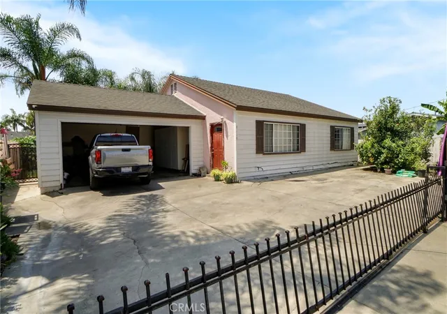 Listing Photo 4 - Condo for sale in building located at 8118 Alameda, Downey, CA 90242