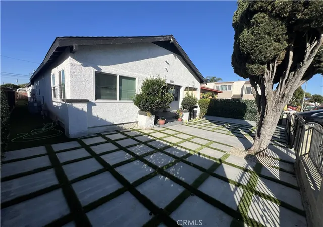 Homes for sale in Long Beach, CA | 1131 E 21St, Long Beach, CA 90806 | MLS# DW26109375