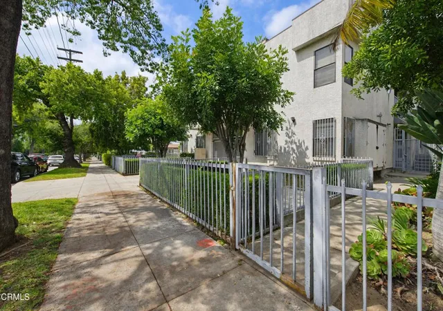 Photo 3 of Condo for sale at 847 N Raymond Ave #9A, Pasadena, CA 91103 | MLS# P1-27227 | Listing updated on 2026-10-13