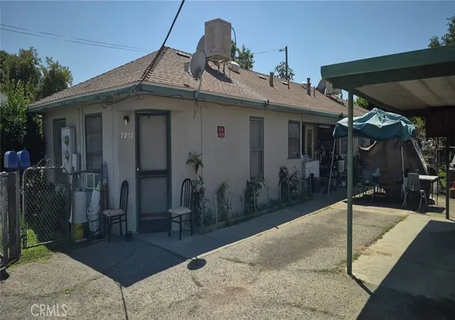 Homes for sale in Fresno, CA | 2263 E Thomas, Fresno, CA 93701 | MLS# FR26095358