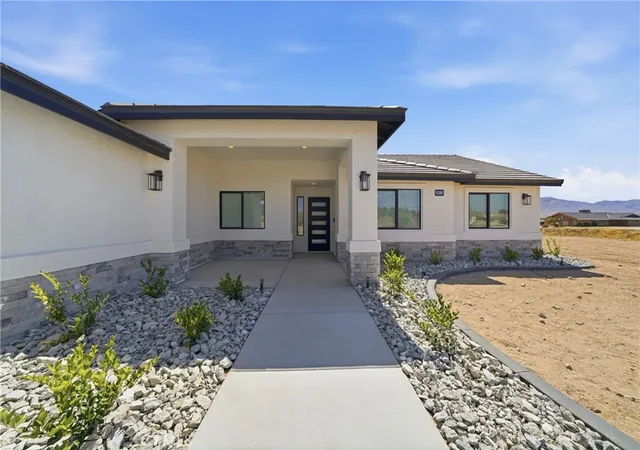 Homes for sale in Hesperia, CA | 10361 Choiceana Ave, Hesperia, CA 92345 | MLS# HD26109400