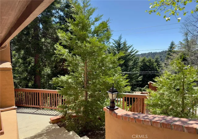 Photo 3 of Single family home for sale at 777 Ivy Ln, Lake Arrowhead, CA 92352 | MLS# IG26050014 | Listing updated on 2026-09-16