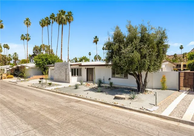 3rd image of 5191 E Lakeside Dr, Palm Springs, CA 92264 | MLS# OC26109515