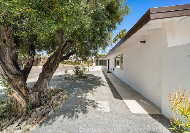 4th image of 5191 E Lakeside Dr, Palm Springs, CA 92264 | MLS# OC26109515