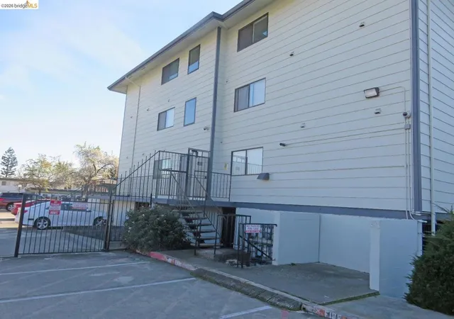 Photo 3 of Condo for sale at 325 Valle Vista Ave #117, Hayward, CA 94544 | MLS# 41135350 | Listing updated on 2026-10-06