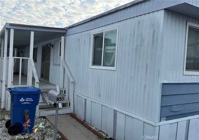 Photo 3 of Manufactured home for sale at 16511 S Garfield Ave #B55, Paramount, CA 90723 | MLS# IG26109587 | Listing updated on 2026-05-21