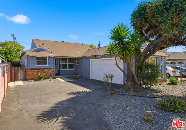 Homes for sale in Van Nuys, CA | 14718 Hart St, Van Nuys, CA 91405 | MLS# 26836491