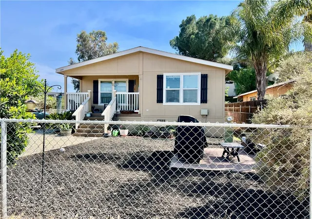 Homes for sale in Wildomar, CA | 24691 Carl, Wildomar, CA 92595 | MLS# SW26109586