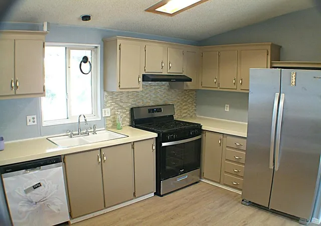 Photo 3 of Manufactured home for sale at 580 Ahwanee Ave #49, Sunnyvale, CA 94085 | MLS# ML82047929 | Listing updated on 2026-06-23