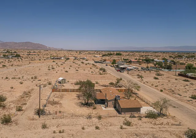 5th image of 2327 Brentwood Ave, Thermal, CA 92274 | MLS# 219148090DA