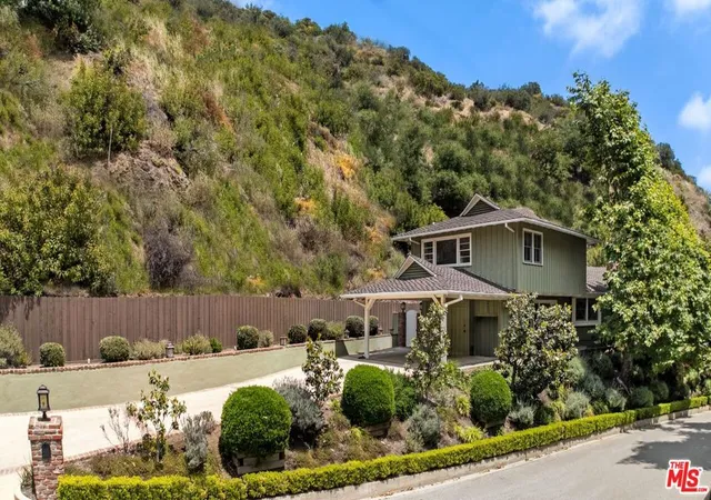 1st image of 3820 Mandeville Canyon Rd, Los Angeles, CA 90049 | MLS# 26835419
