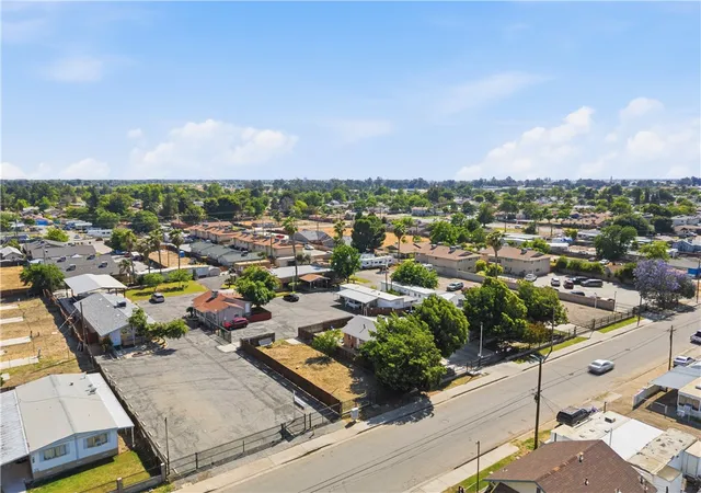 1st image of 325 Mccord Ave, Bakersfield, CA 93308 | MLS# SR26109721