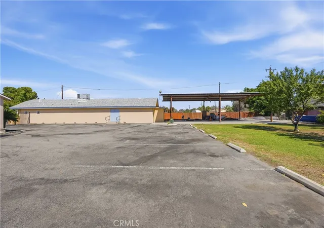 2nd image of 325 Mccord Ave, Bakersfield, CA 93308 | MLS# SR26109721