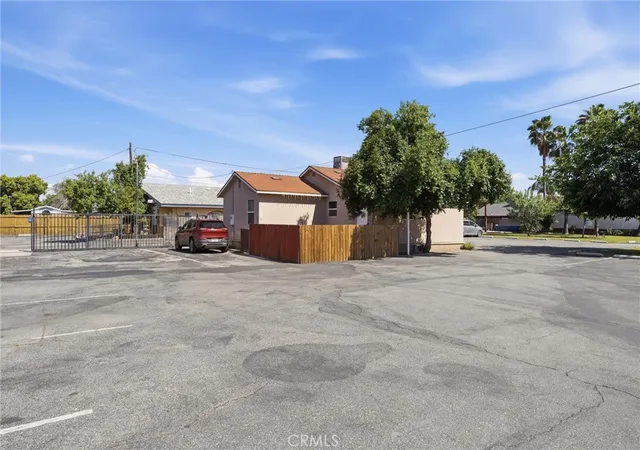 4th image of 325 Mccord Ave, Bakersfield, CA 93308 | MLS# SR26109721