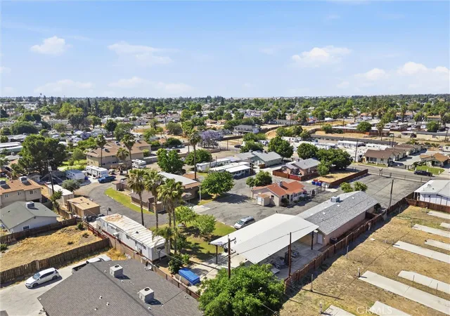8th image of 325 Mccord Ave, Bakersfield, CA 93308 | MLS# SR26109721