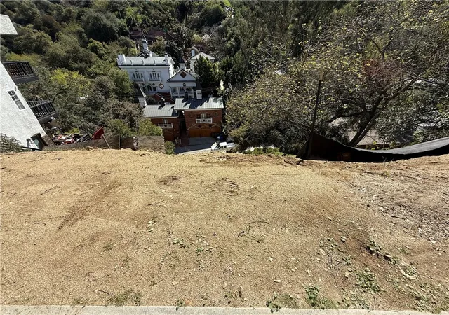 3rd image of 8583 Lookout Mountain Avenue, Hollywood Hills, CA 90046 | MLS# BB26109726