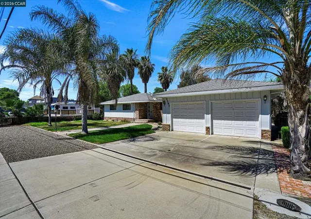 2nd image of 2585 S Macarthur Dr, Tracy, CA 95376 | MLS# 41135368
