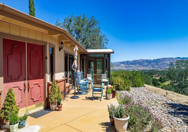 Homes for sale in Tehachapi, CA | 20476 Old Town Rd, Tehachapi, CA 93561 | MLS# V1-36522