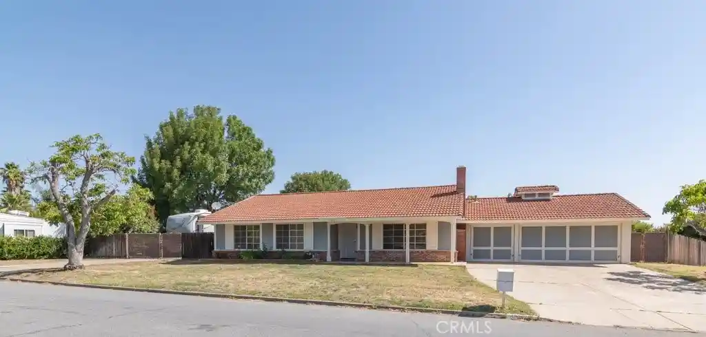 Photo 1 of Sale Pending at 15640 Alvarado, Lake Elsinore, CA 92530 | MLS# SW26109101 | Listing updated on 2026-07-17