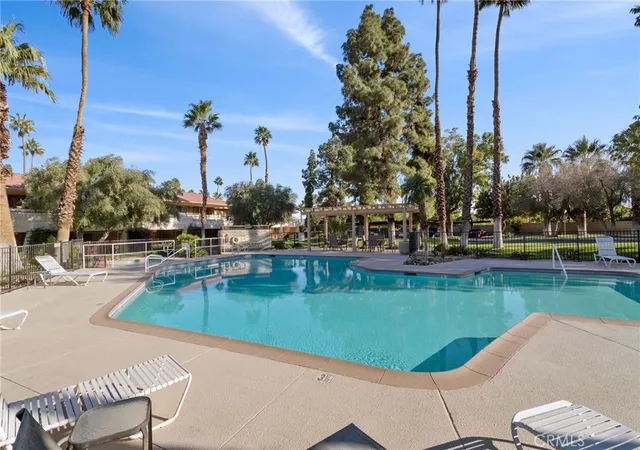 2nd image of 575 N Villa Ct, Palm Springs, CA 92262