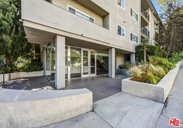 2nd image of 9005 Cynthia St #102, West Hollywood, CA 90069 | MLS# 26835409