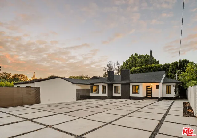 2nd image of 14011 Magnolia Blvd, Sherman Oaks, CA 91423 | MLS# 26836679