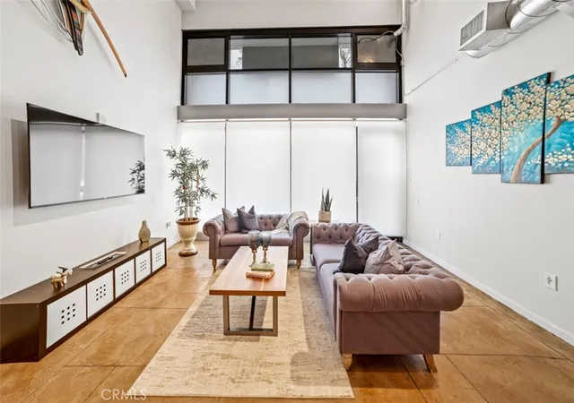 Photo 2 of Sale Pending at 350 11th Avenue #133, San Diego, CA 92101 | MLS# TR26098944 | Listing updated on 2026-09-10