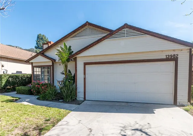 Homes for sale in Sylmar, CA | 13982 Olive Grove Ln, Sylmar, CA 91342 | MLS# BB26108883
