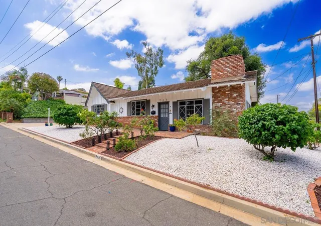 5th image of 705 Beacon Pl, Escondido, CA 92025 | MLS# 260012211SD