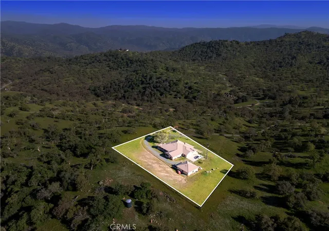 3rd image of 434 Bella Posta Dr, Bakersfield, CA 93308 | MLS# PI26108080