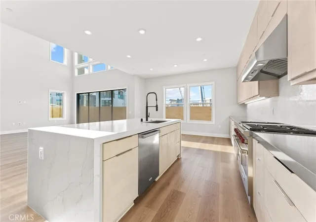 3rd image of 209 Stage, Irvine, CA 92618 | MLS# OC26110086