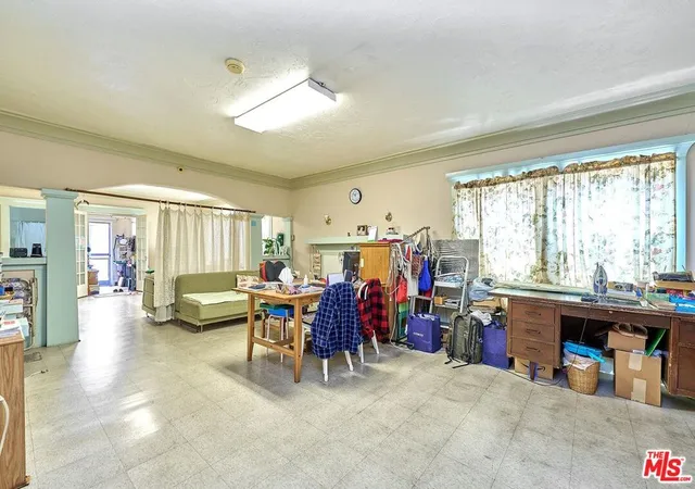 Photo 3 of Single family home for sale at 1522 Crenshaw Blvd, Los Angeles, CA 90019 | MLS# 26833947 | Listing updated on 2026-05-27