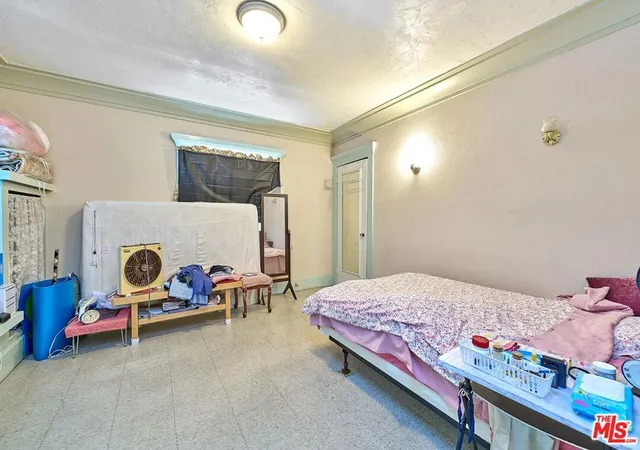 Photo 4 of Single family home for sale at 1522 Crenshaw Blvd, Los Angeles, CA 90019 | MLS# 26833947 | Listing updated on 2026-05-27
