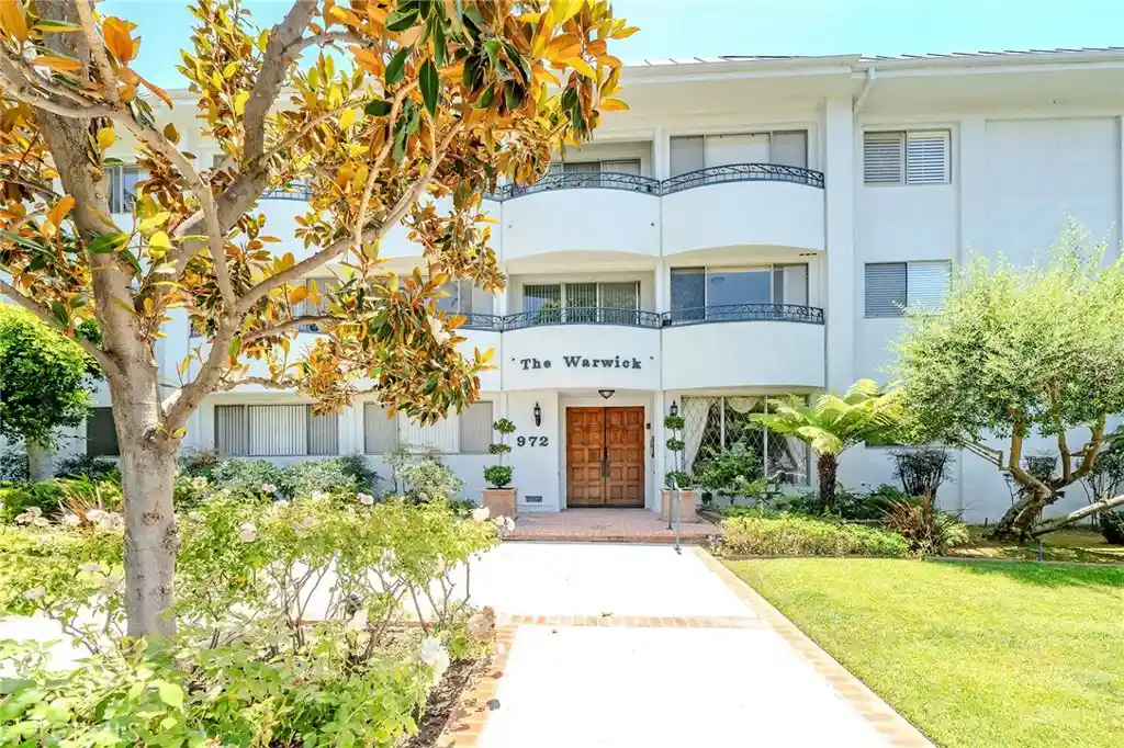 Listing Photo 1 - Condo for sale in 972 E California located at 972 E California, Pasadena, CA 91106 - Unit #202