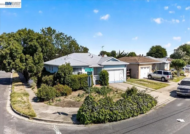 3rd image of 1712 Poppy Way, Antioch, CA 94509 | MLS# 41135439