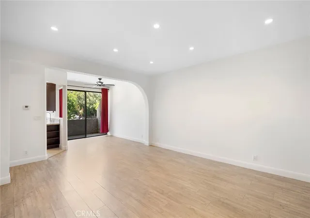 3rd image of 7211 Cozycroft #16, Winnetka, CA 91306 | MLS# BB26110280