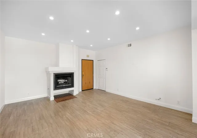 5th image of 7211 Cozycroft #16, Winnetka, CA 91306 | MLS# BB26110280